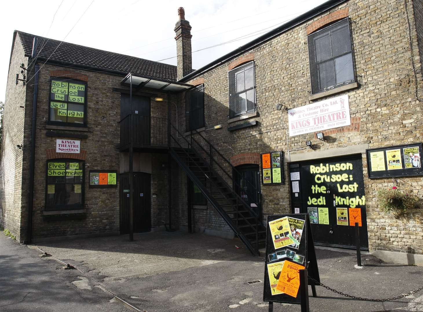 Spotlites Theatre Company in Chatham High Street