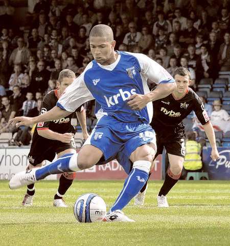 Simeon Jackson confidently scores from the penalty spot