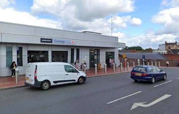 Two arrests after teen injured in alleged robbery near Tonbridge railway station