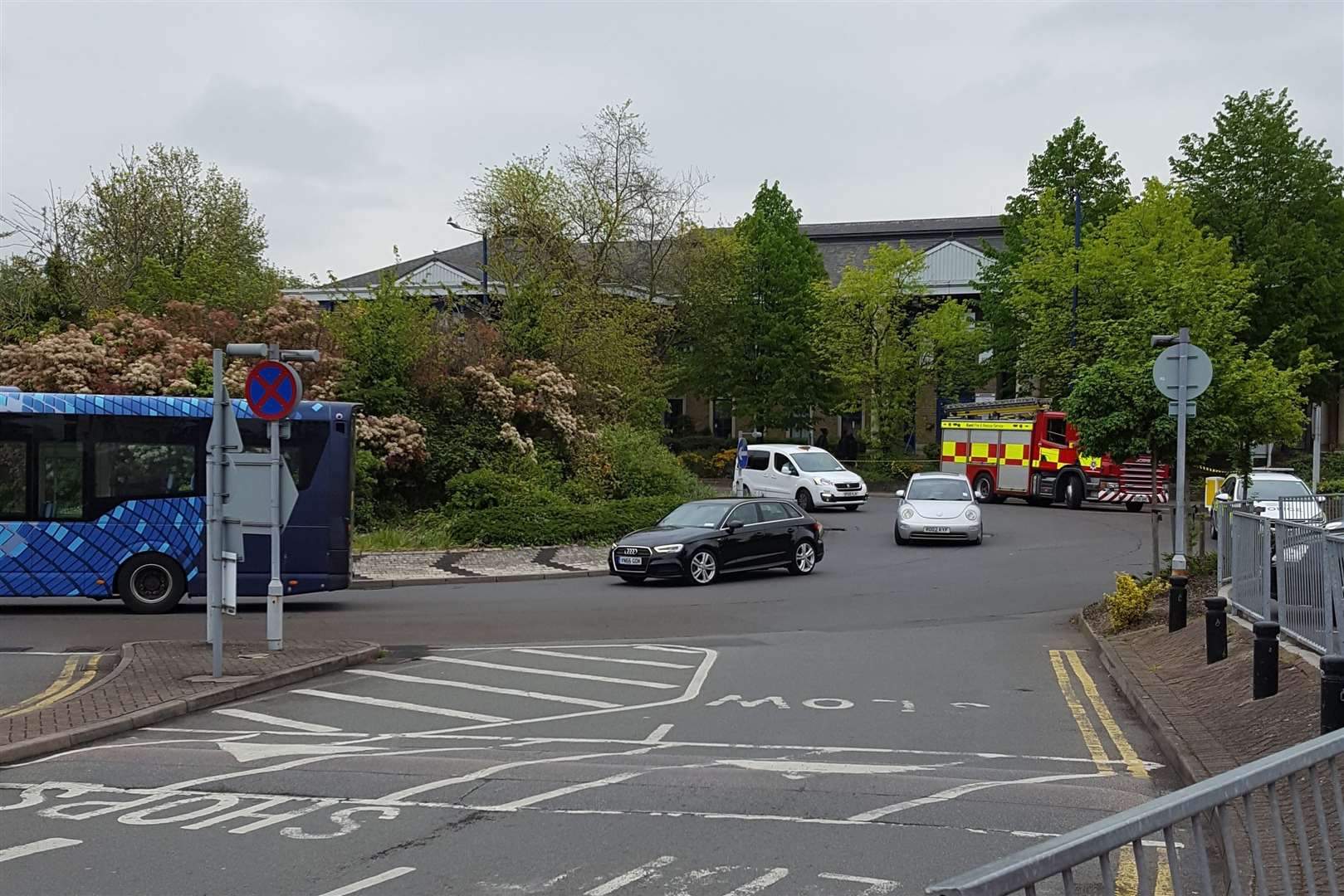 Vehicles were unable to leave the shopping centre's car park (9588168)