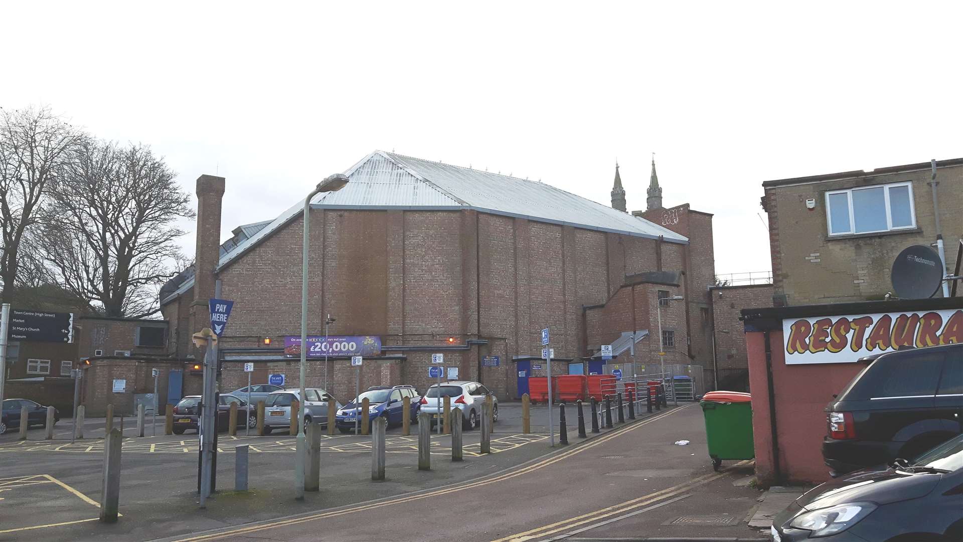 The rear of Mecca Bingo in Ashford (3890574)