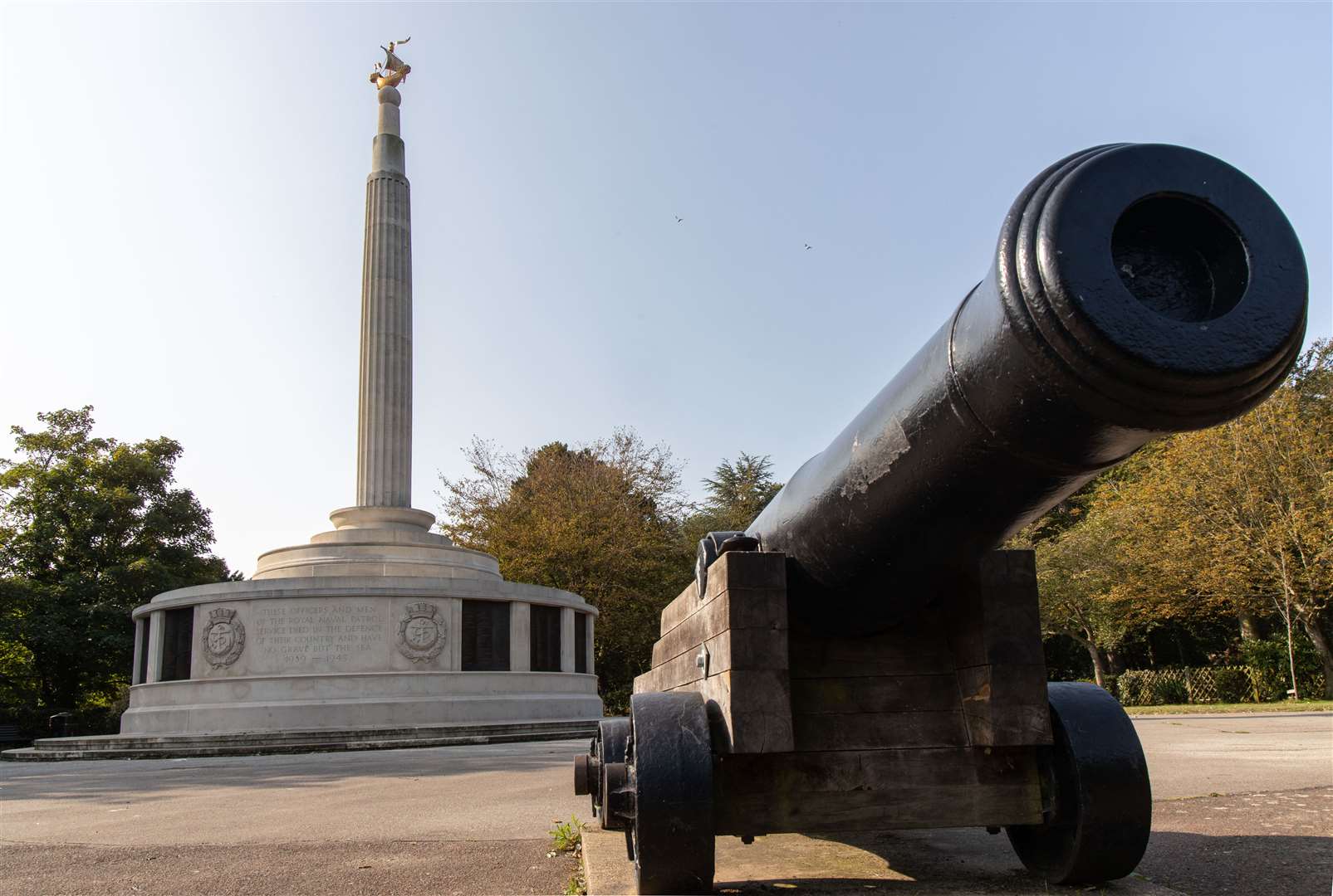 Lowestoft Naval Memorial that commemorates those who served in the Royal Naval Patrol Service (Commonwealth War Graves Commission)