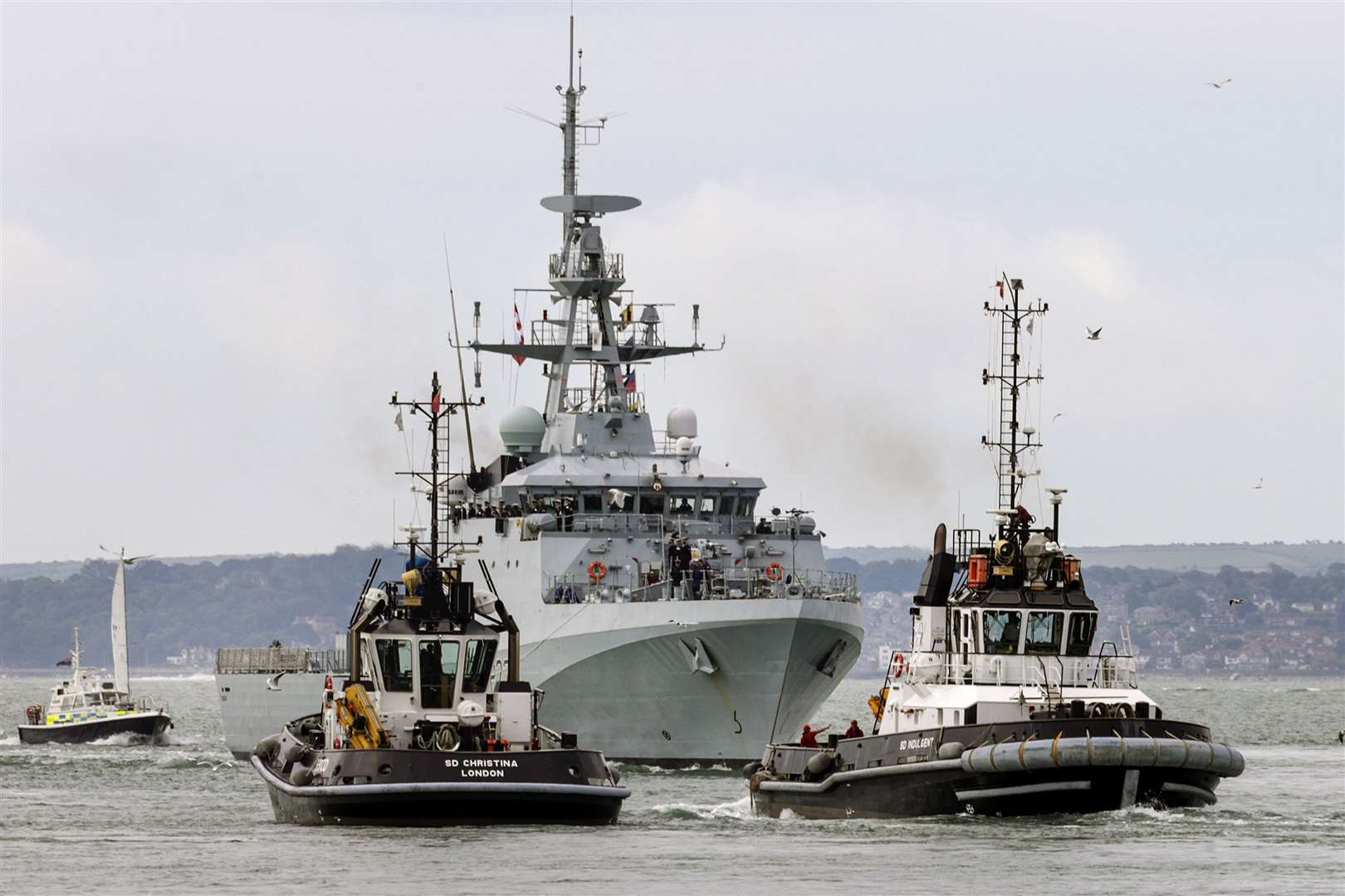 HMS Medway arriving in Chatham for commissioning as Royal Navy's latest ...