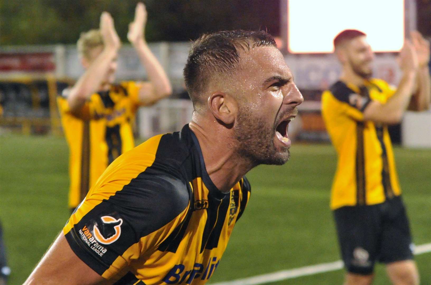 Maidstone United midfielder Simon Walton Picture: Steve Terrell (5552055)