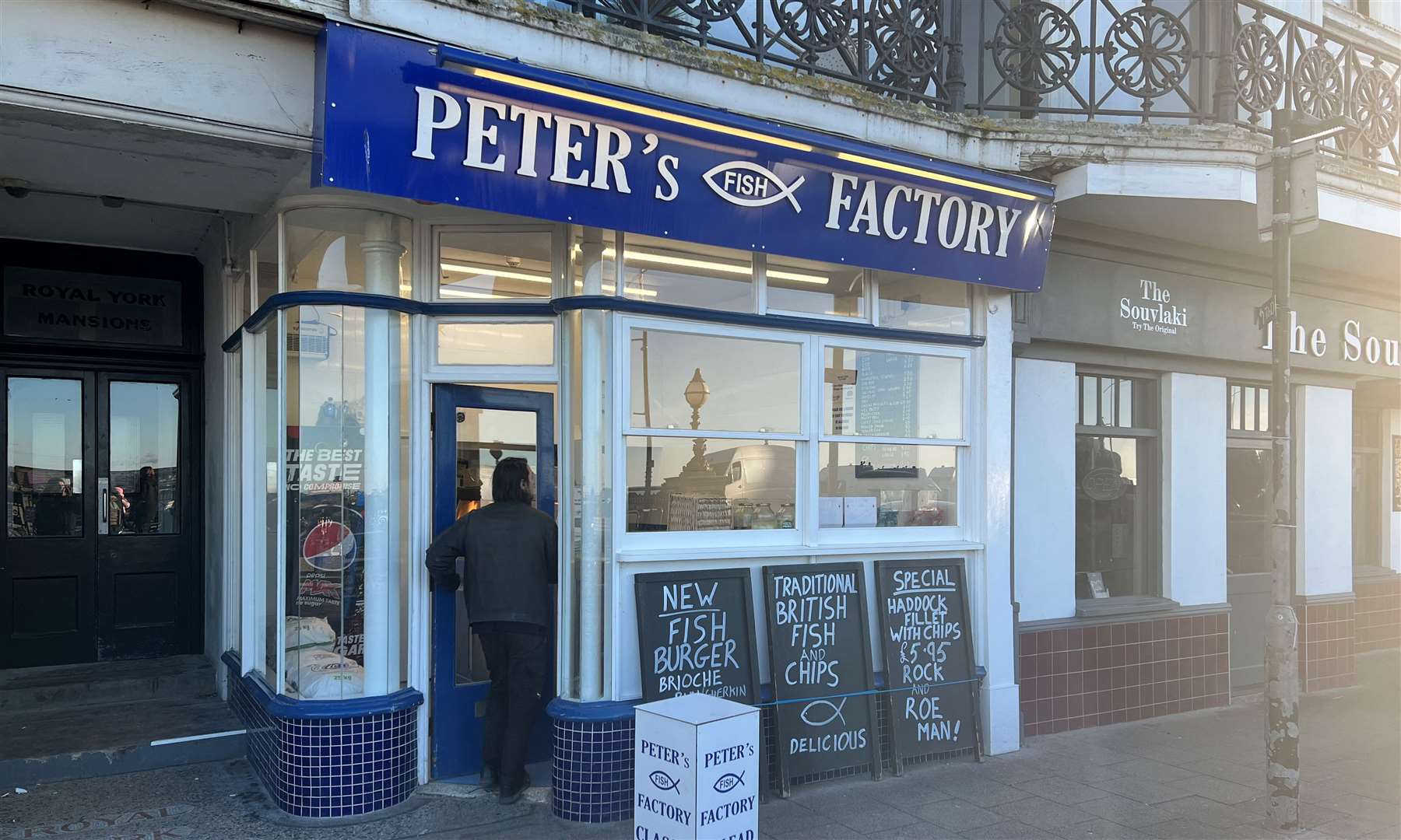 A rare sight - Peter's Fish Factory without an enormous queue