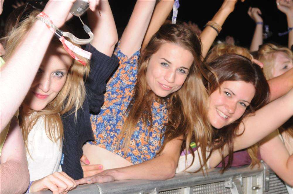 Lounge on the Farm crowds