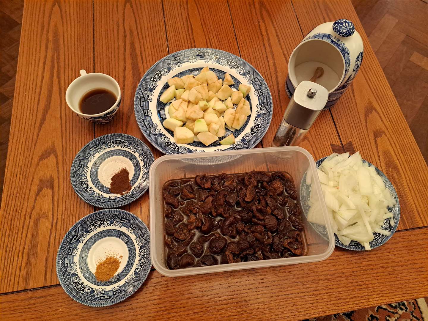 Ingredients for the apple stuffing