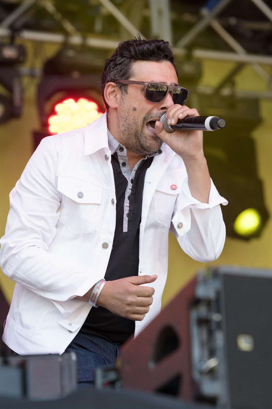 Gun lead singer Dante Gizzi, performing on the Planet Rock Main Stage. The 2018 Ramblin' man Fair at Mote Park, Maidstone..Picture: Andy Payton. (2802935)