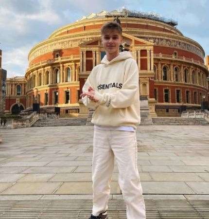 HRVY hosted a digital performance at the Royal Albert Hall during the pandemic. Photo: Instagram/@hrvy