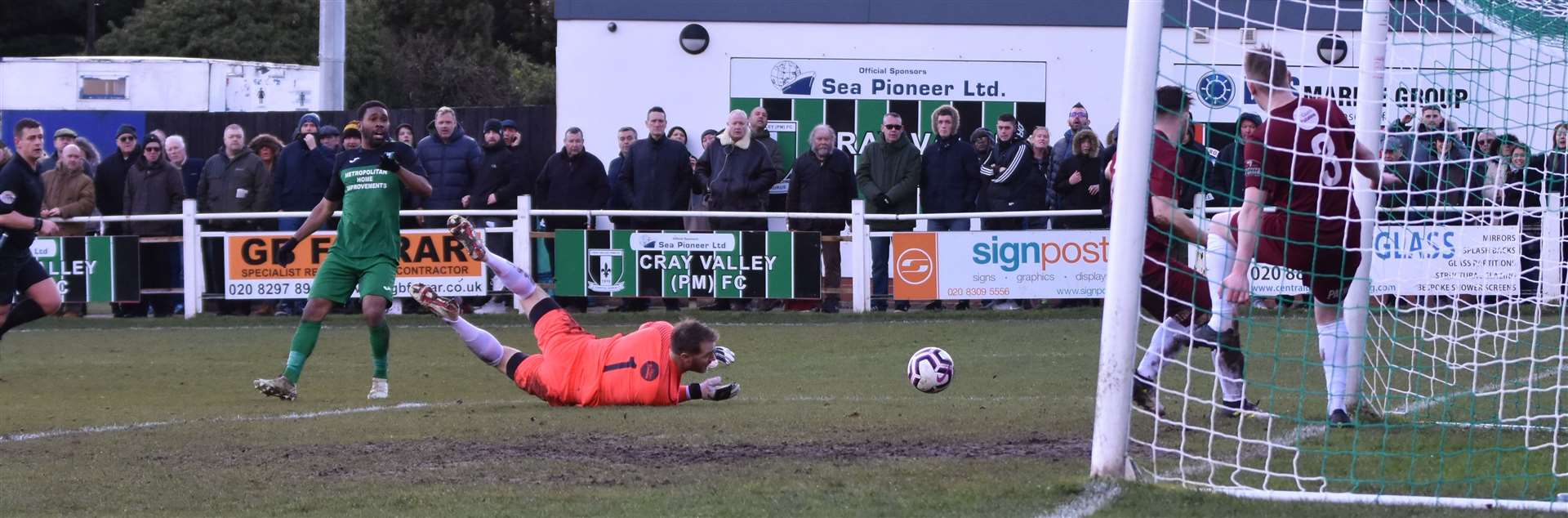 Canterbury are forced into some desperate defending by Gavin Tomlin Picture: Alan Coomes