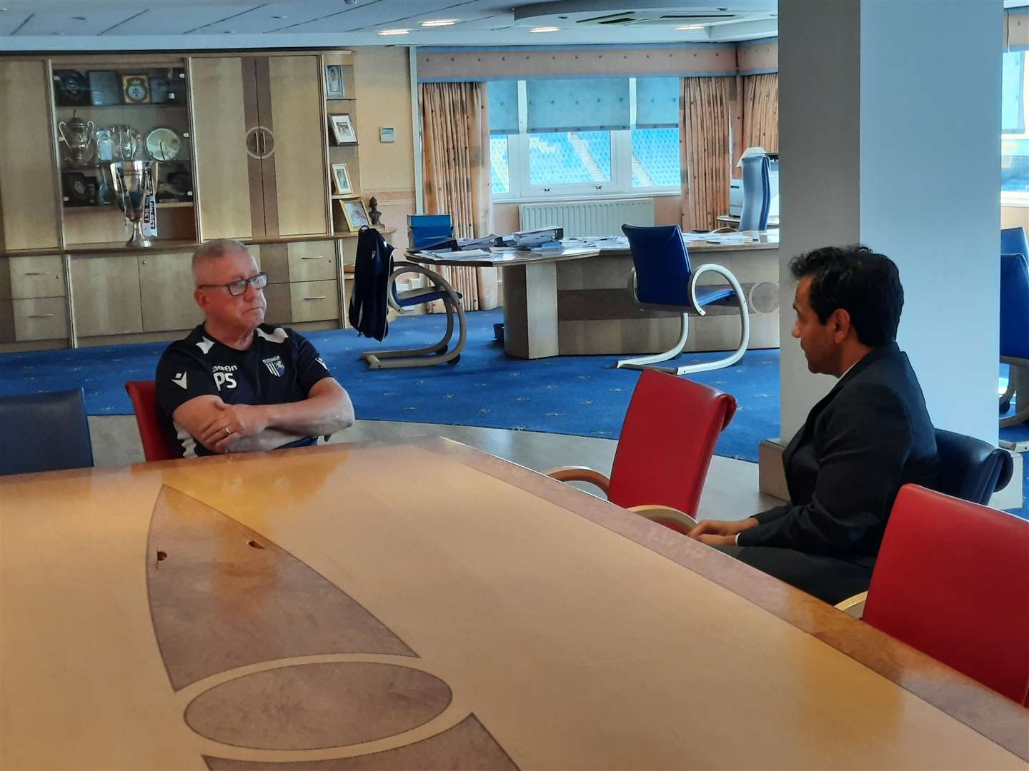 Gillingham chairman Paul Scally and Gillingham & Rainham MP Rehman Chishti meet at Priestfield Picture: GFC (42220054)