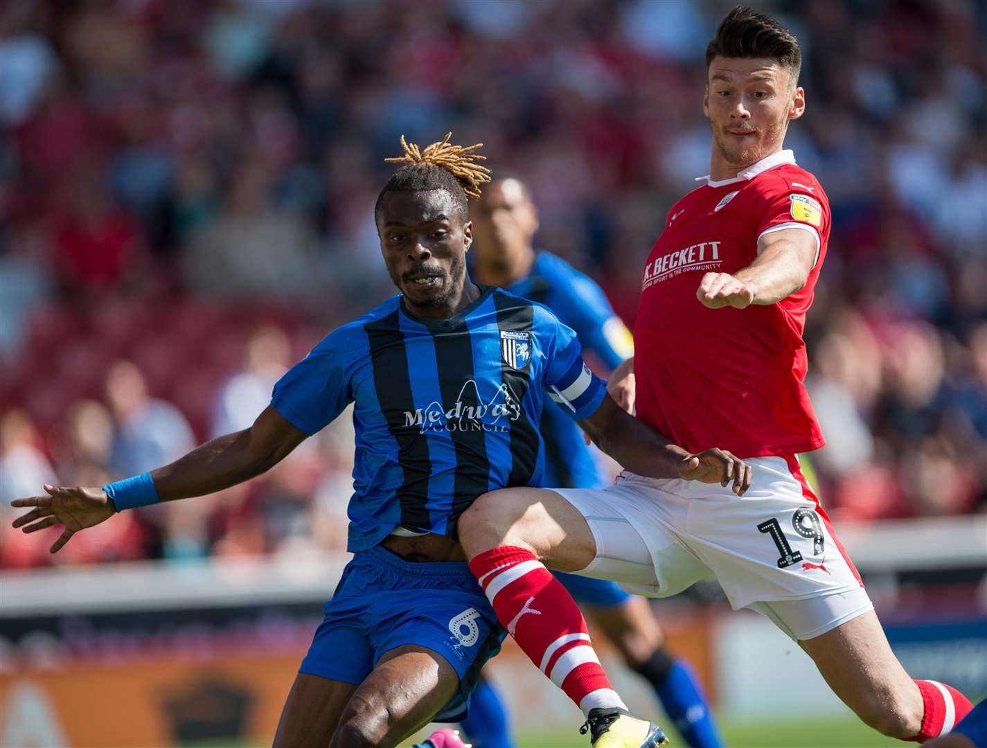 Gills' Gabriel Zakuani closes down Keiffer Moore. Picture: Ady Kerry