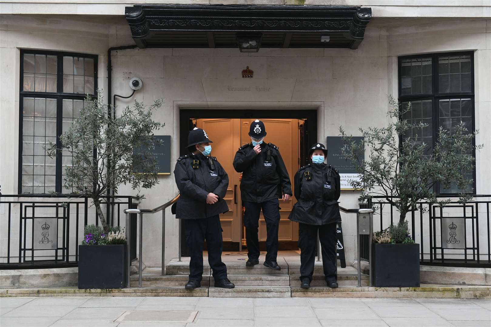 Police at King Edward VII’s Hospital (Dominic Lipinski/PA)