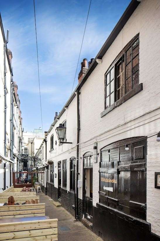 Whitelock’s Ale House, Leeds (Historic England/PA)