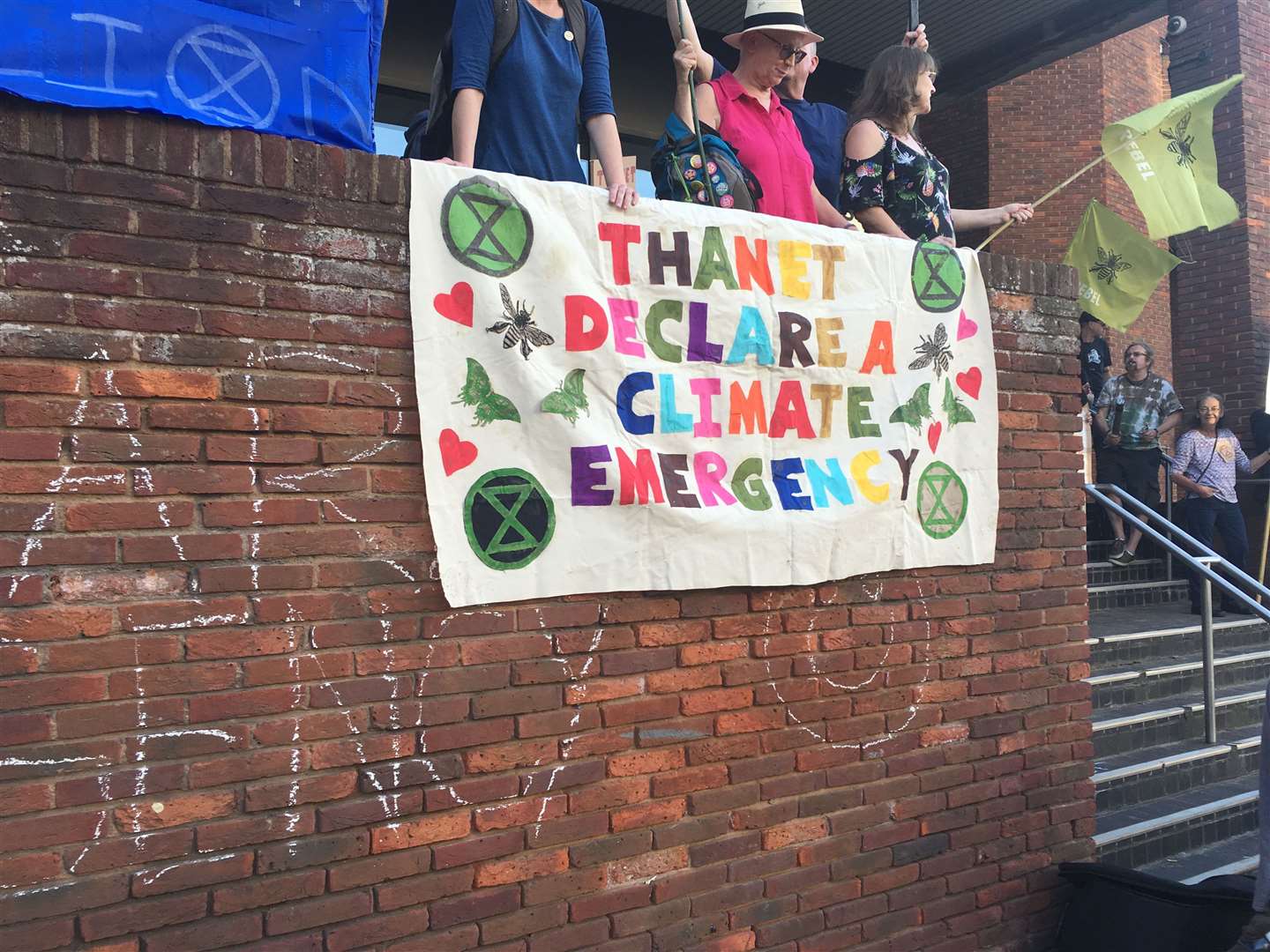 Climate change protest outside Thanet District Council in Margate (13719239)