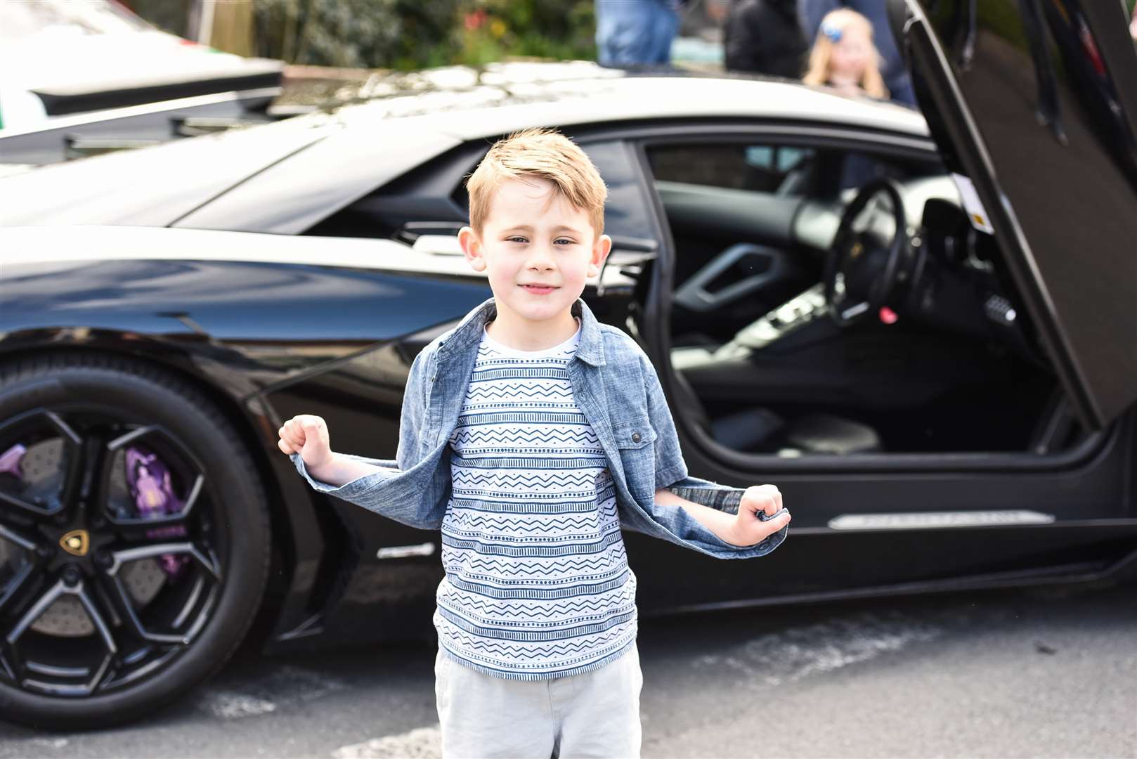 Harvey, whose dad died suddenly in 2014, had a surprise convoy of classic cars visit from all over the country, to celebrate his birthday