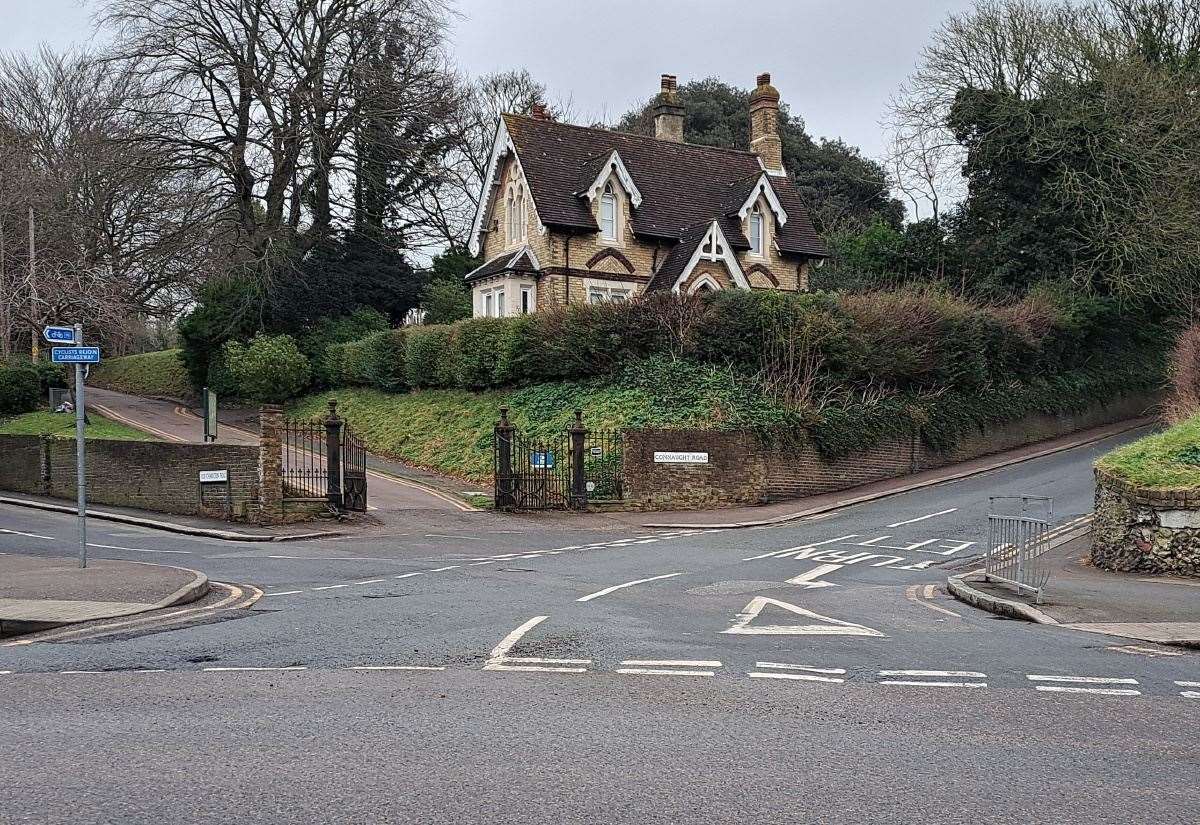 Pupil Safety Warning Near Dover Schools Due to Risky Road Junction