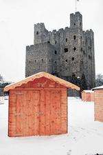 The scene during the construction of the Christmas market