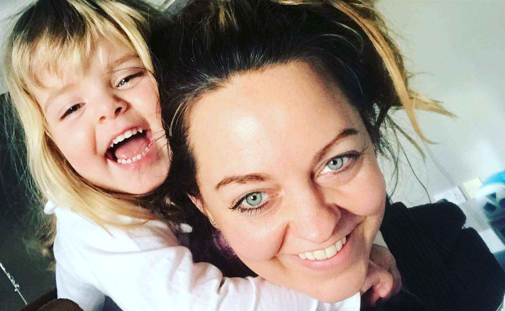 Emma Richards, 38, with daughter Indiana, three (6066068)