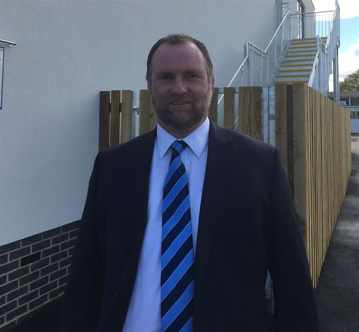 Wentworth Primary School headteacher Paul Langridge has thanked parents and carers for their "amazing" support.