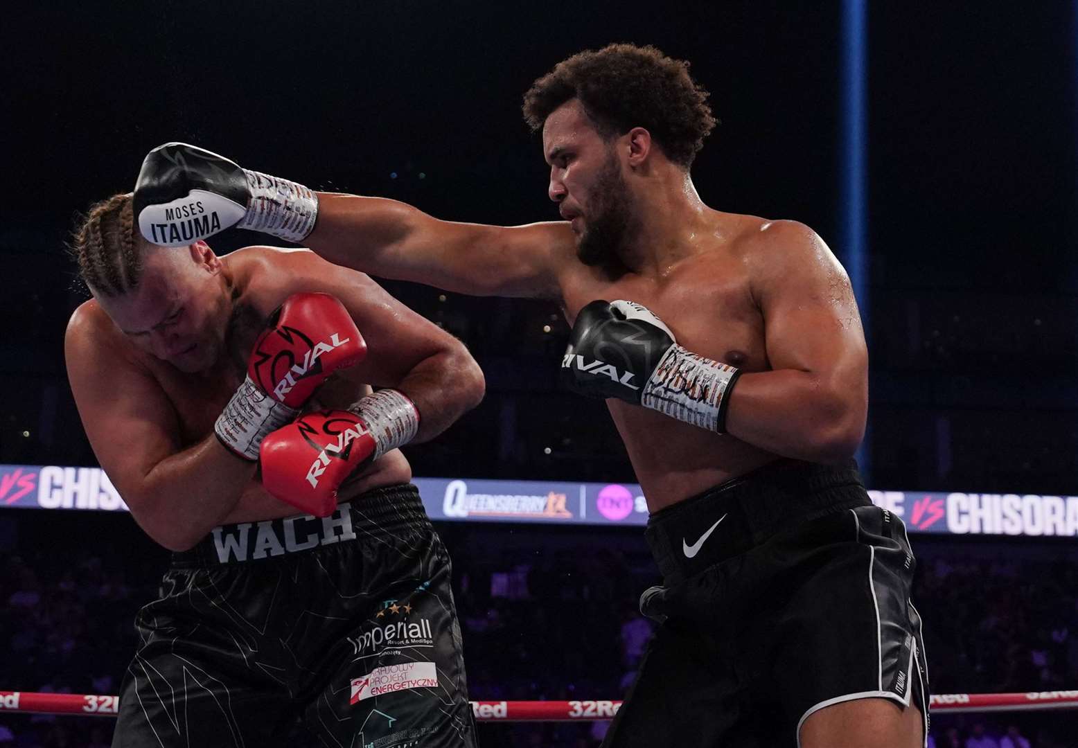 Moses Itauma catches Mariusz Wach during a dominant performance at the 02 Picture: Stephen Dunkley / Queensberry