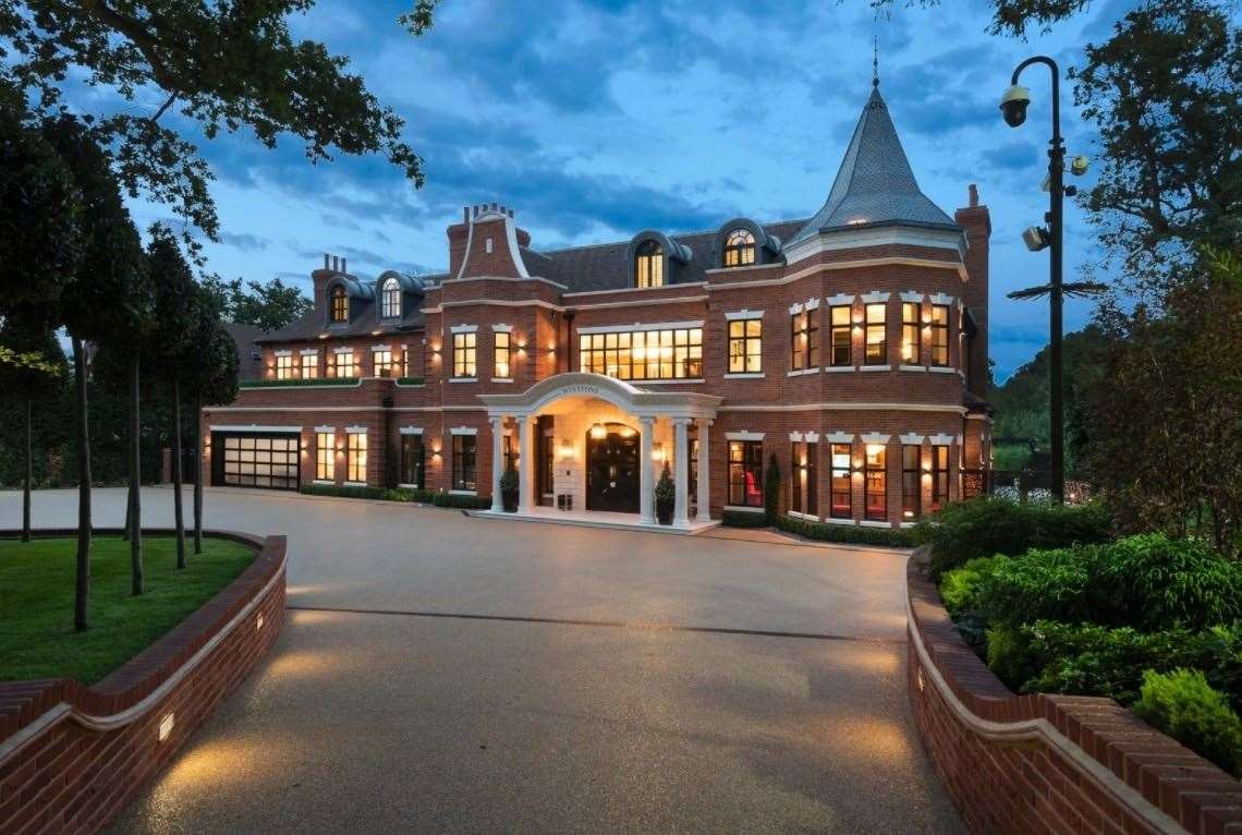 The palatial six-bed in Forest Drive, Keston Park. Picture: Zoopla / Strutt & Parker