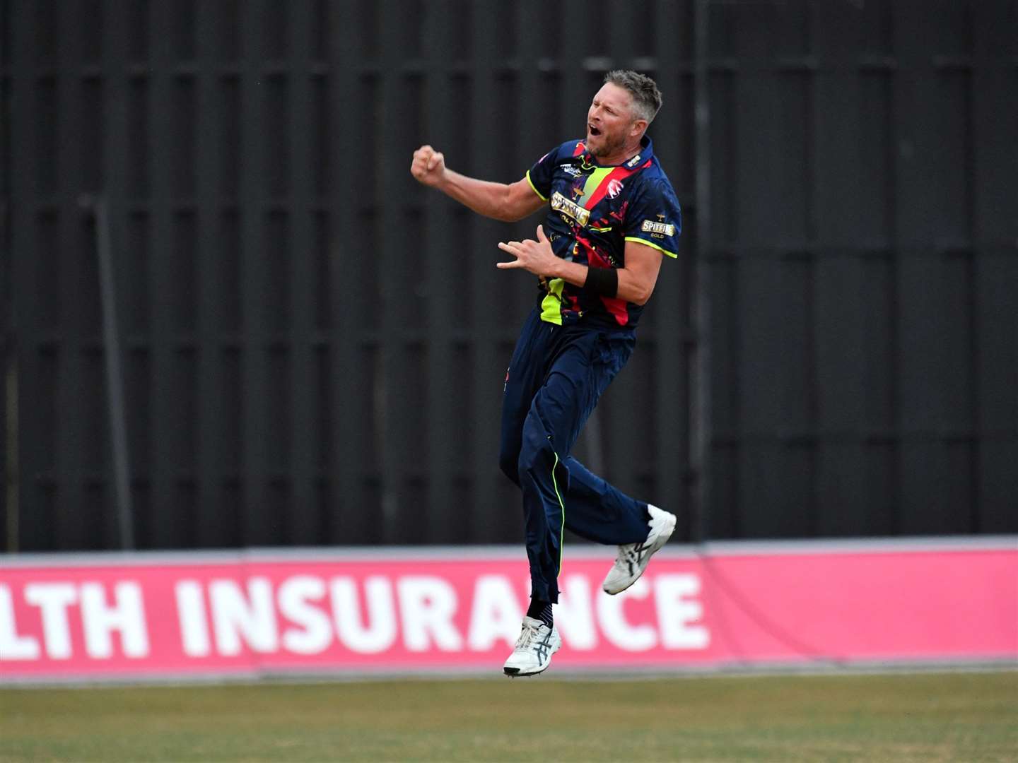 Mitch Claydon celebrates Kent's victory. Picture: Keith Gillard (3062620)