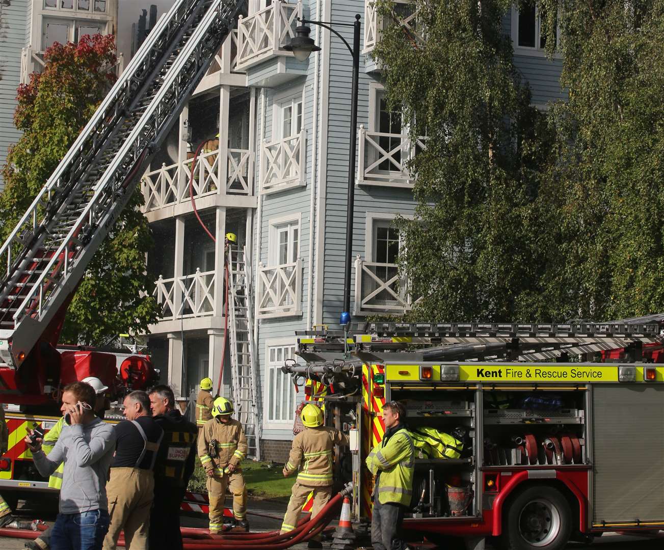 Firefighters tackling the blaze (1254290)