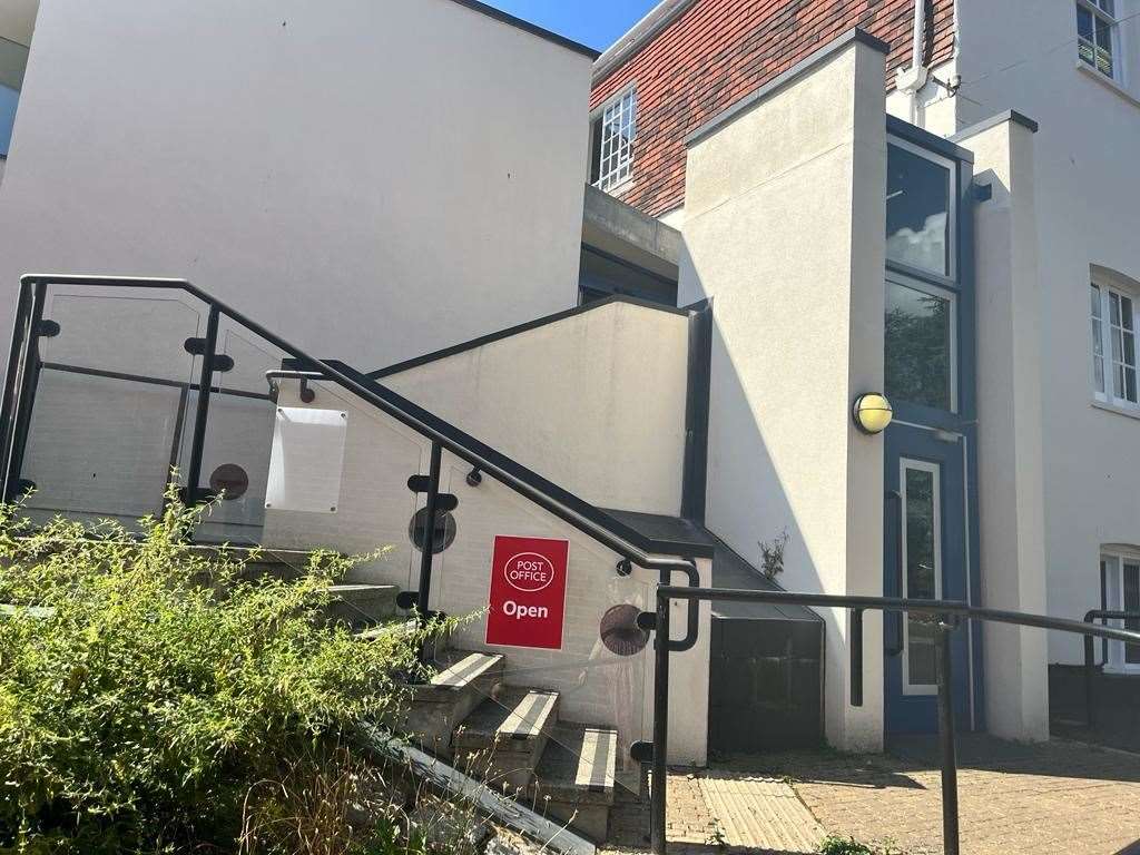 The Post Office at Tonbridge Castle remains closed