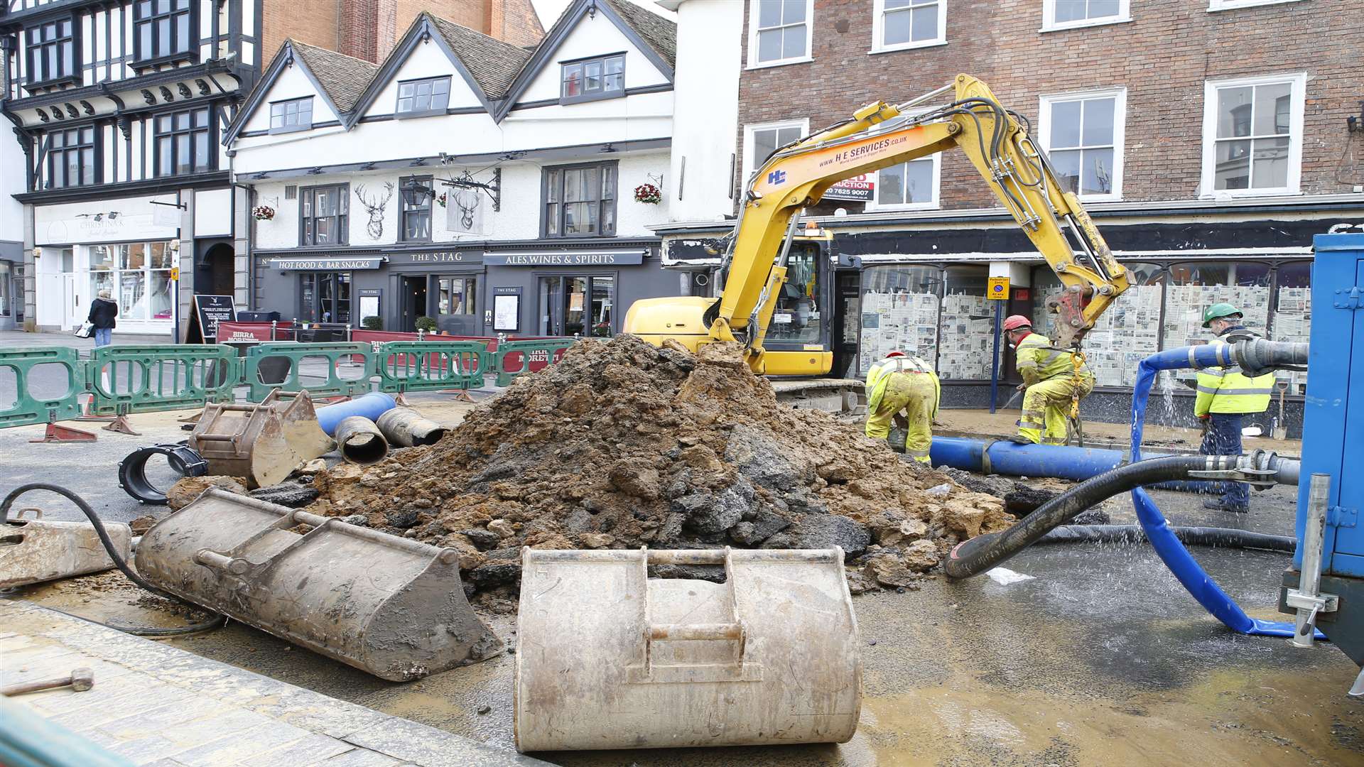 Workmen had to fit a new three metre piece of pipe.