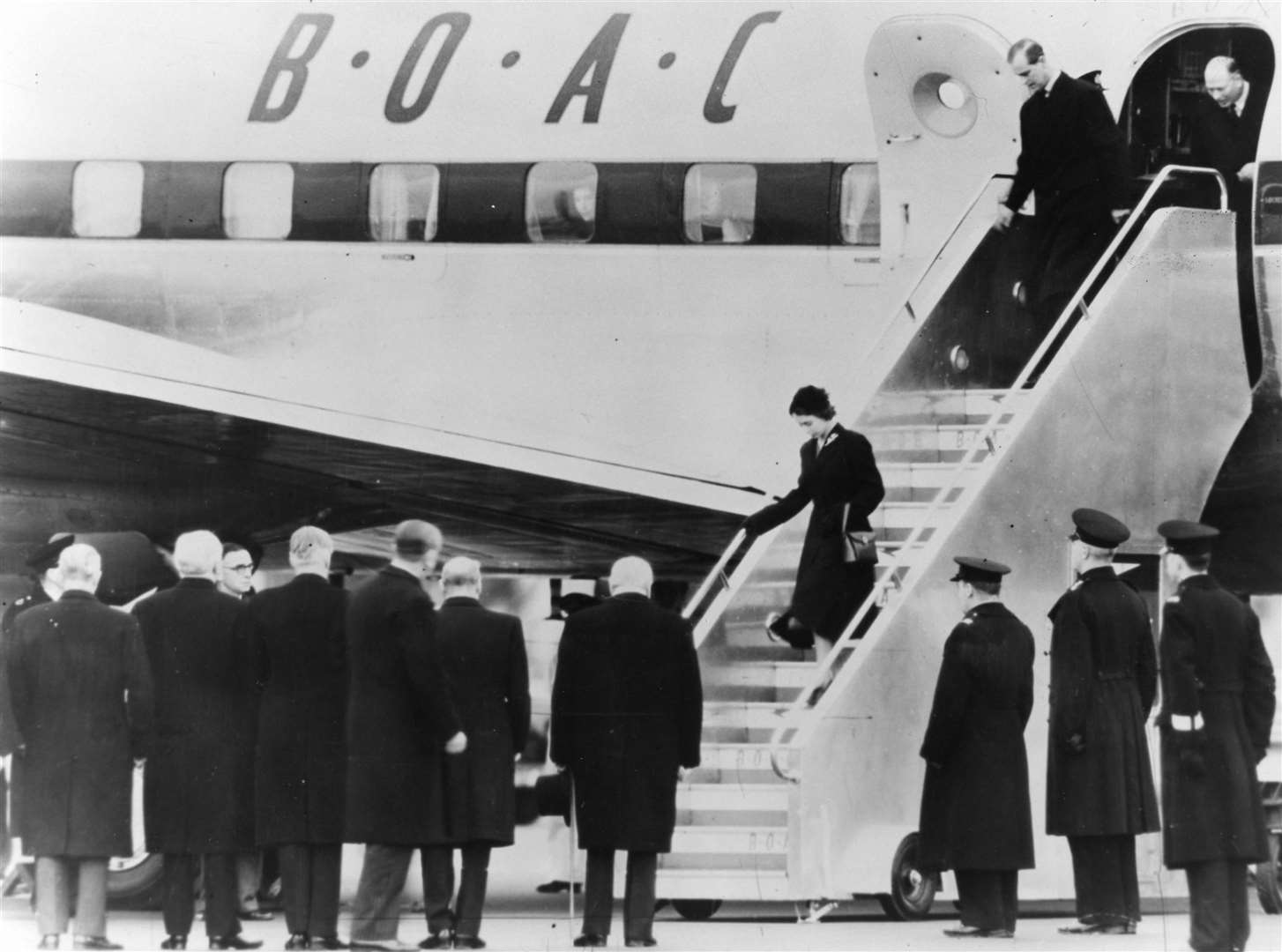 The new Queen returns from East Africa after learning of the death of her father, King George VI (bamuseum.com/PA)