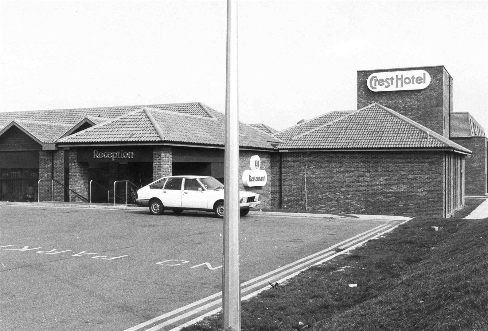 Crest Hotel, Rochester - April 1984