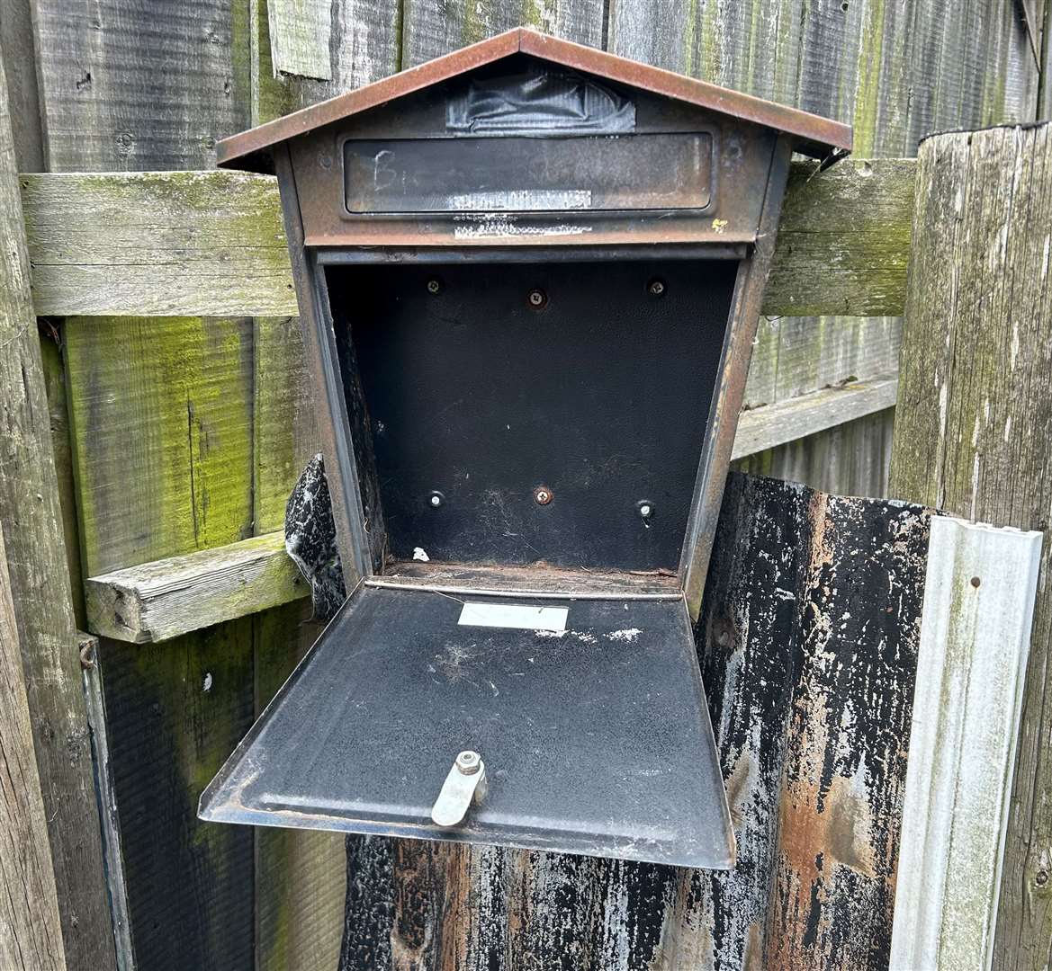 The letterbox in Staple, between Canterbury and Sandwich, was home to nesting great tits