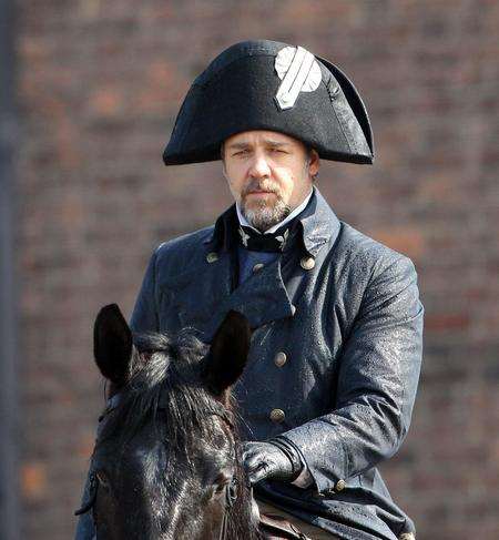 Russell Crowe plays Javert