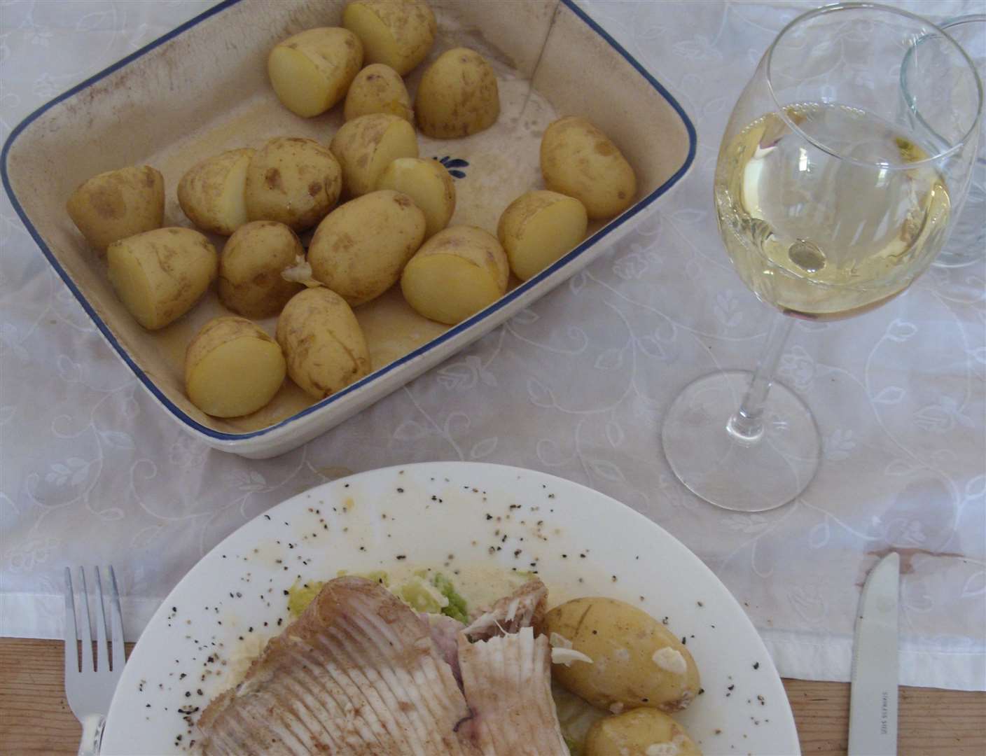 The right white wine can make a fanstastic pairing for a summer meal