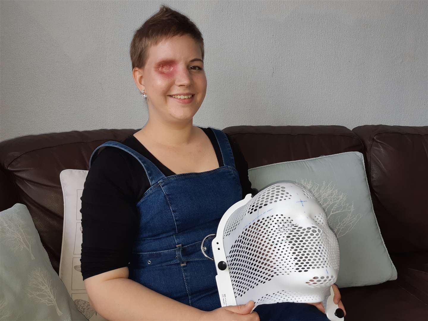 Toni Crews pictured after she'd finished her radiotherapy in April 2019