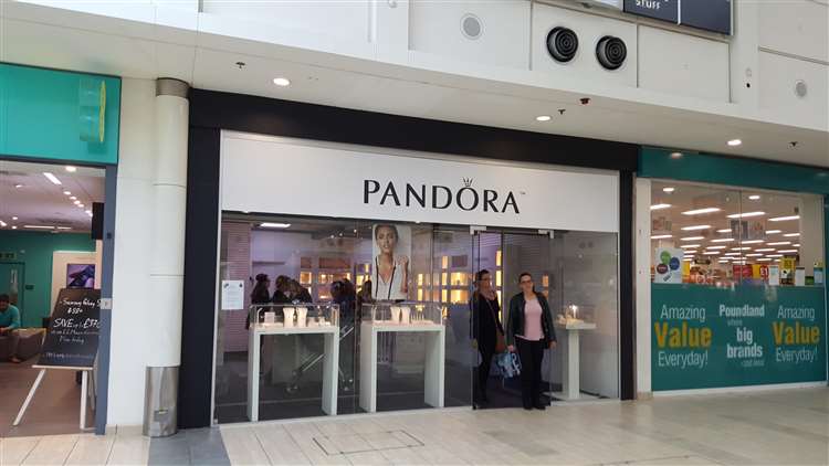 Pandora outlet store store