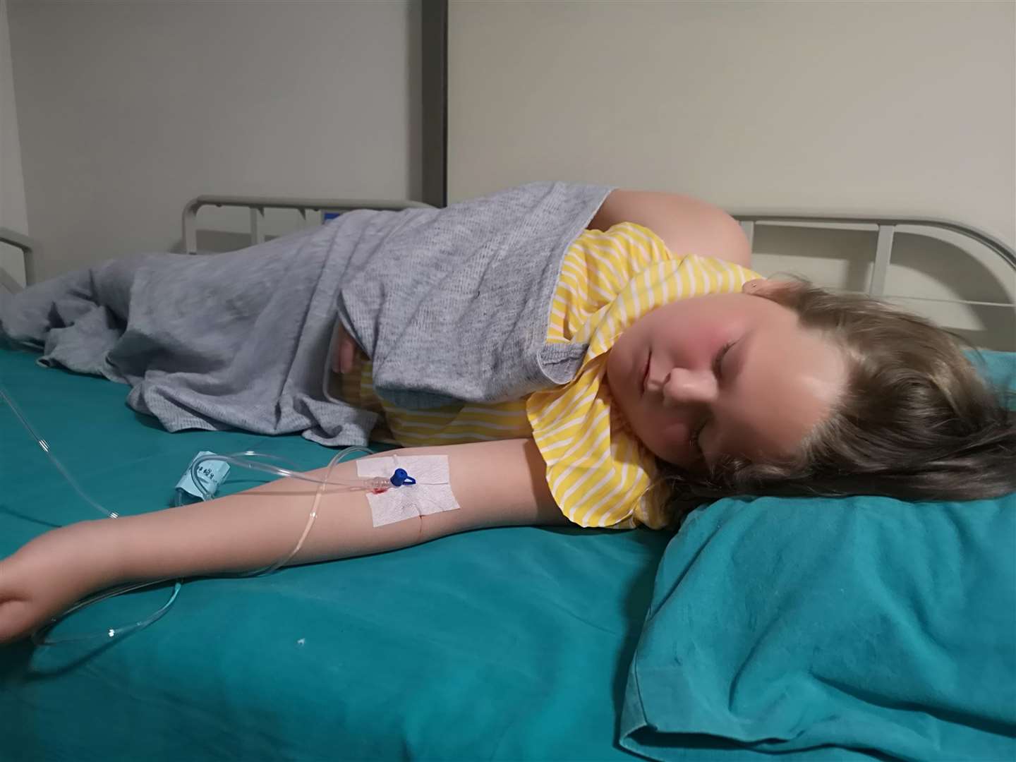 The nine-year-old was put on a drip by doctors at Ahu Hastanesi Hospital in Turkey
