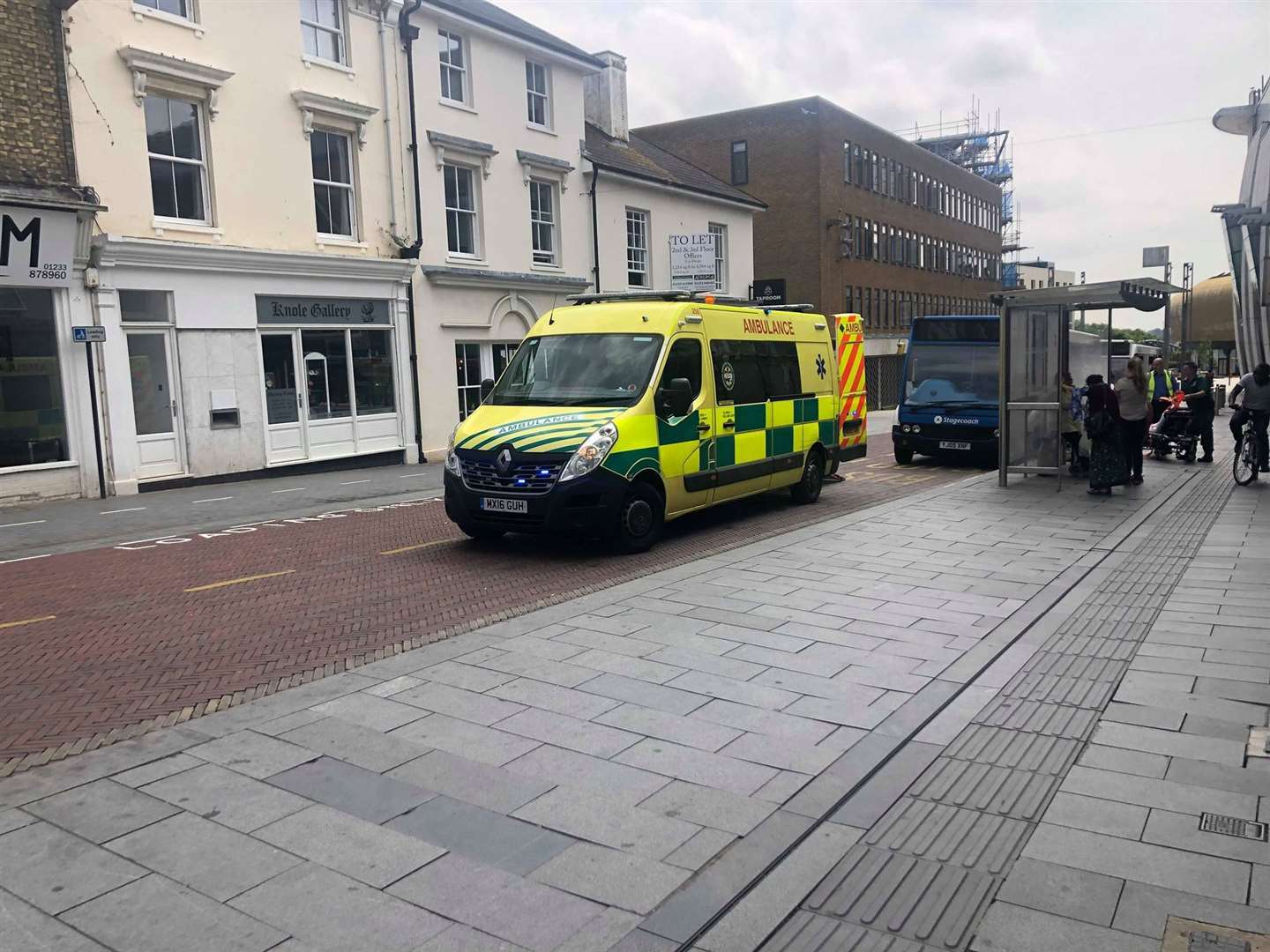 Ambulance crews were called to Bank Street (12972653)