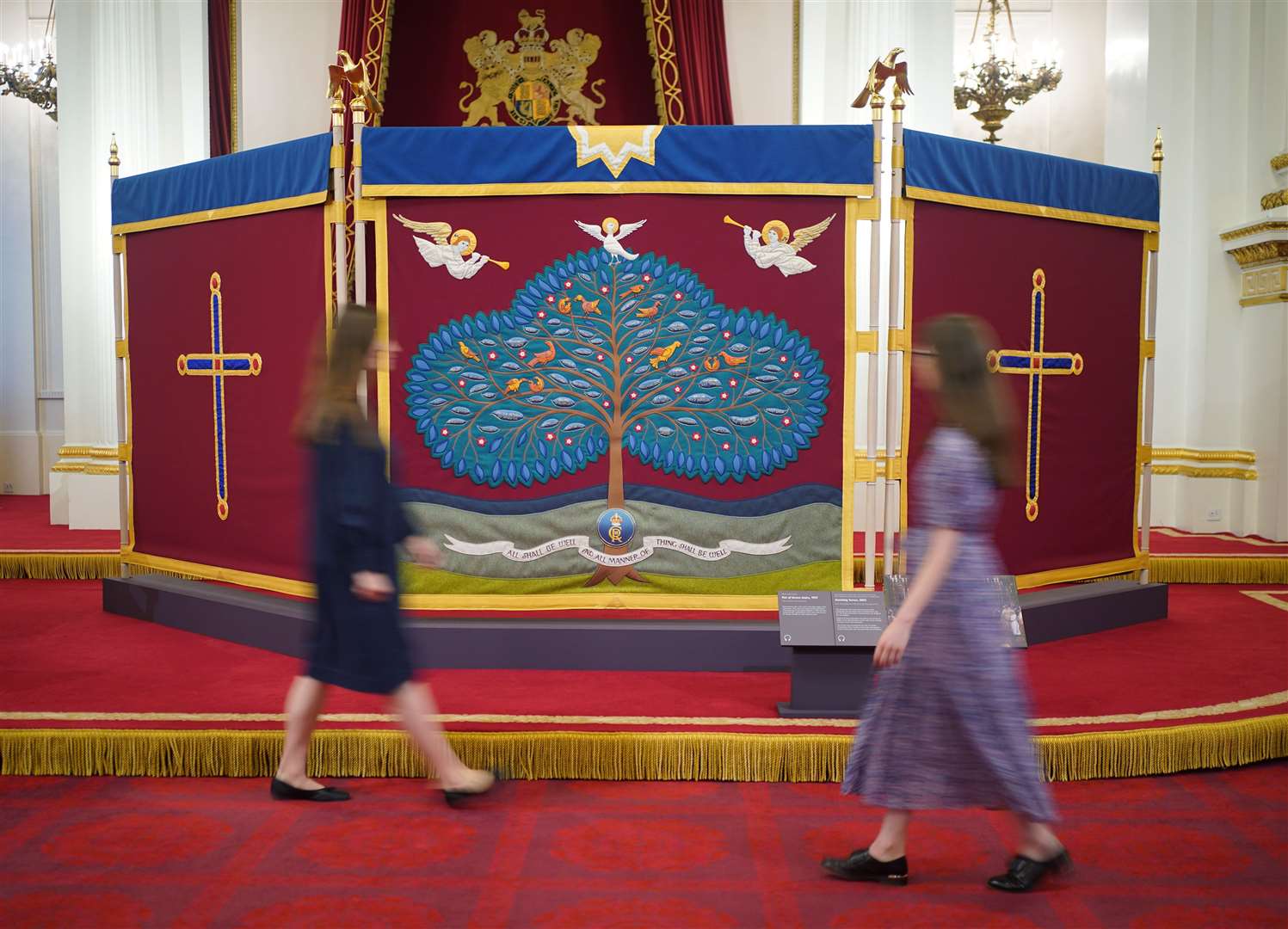 The anointing screen on show at Buckingham Palace (Yui Mok/PA)