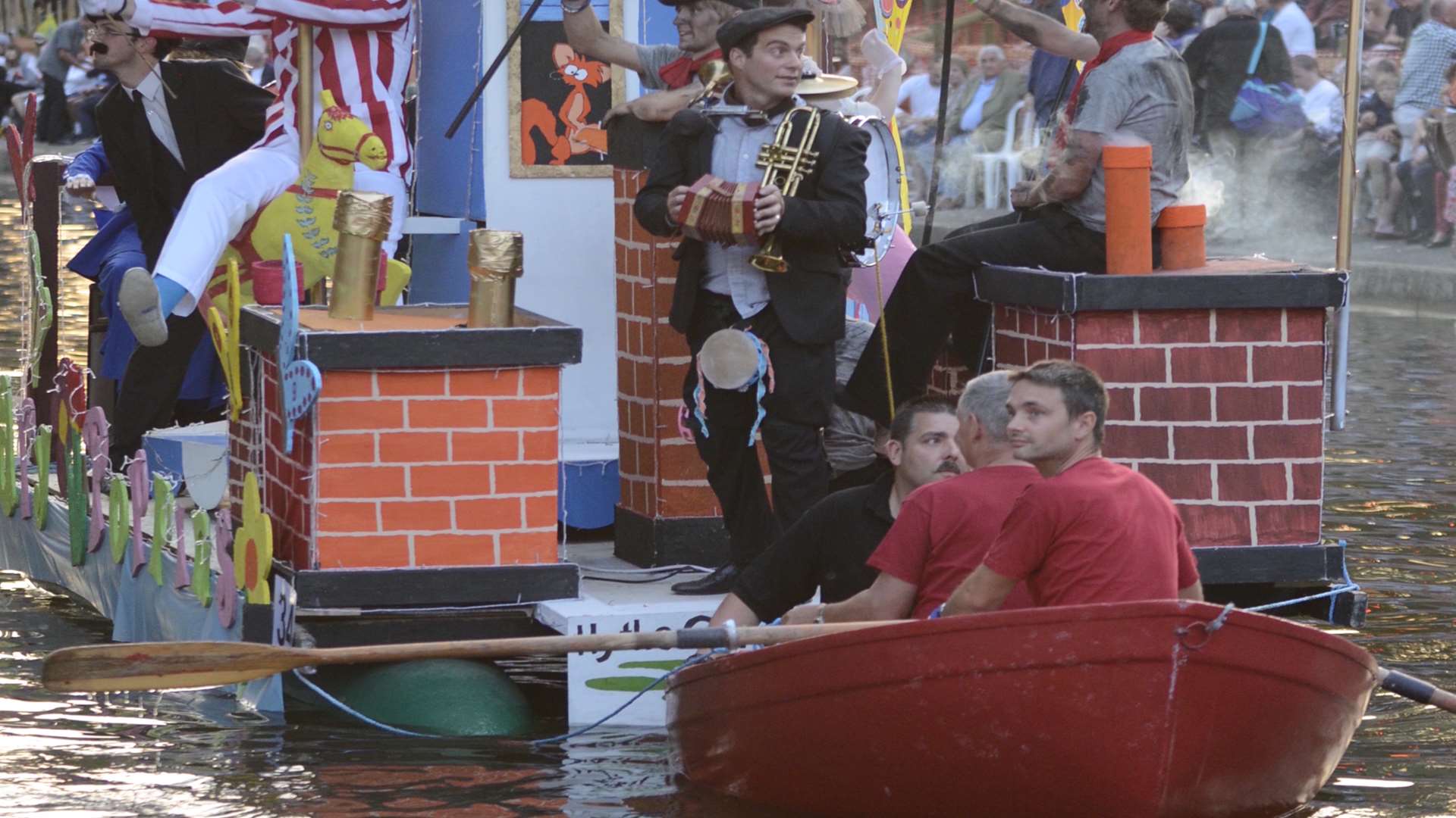 Hythe Garden Services' float