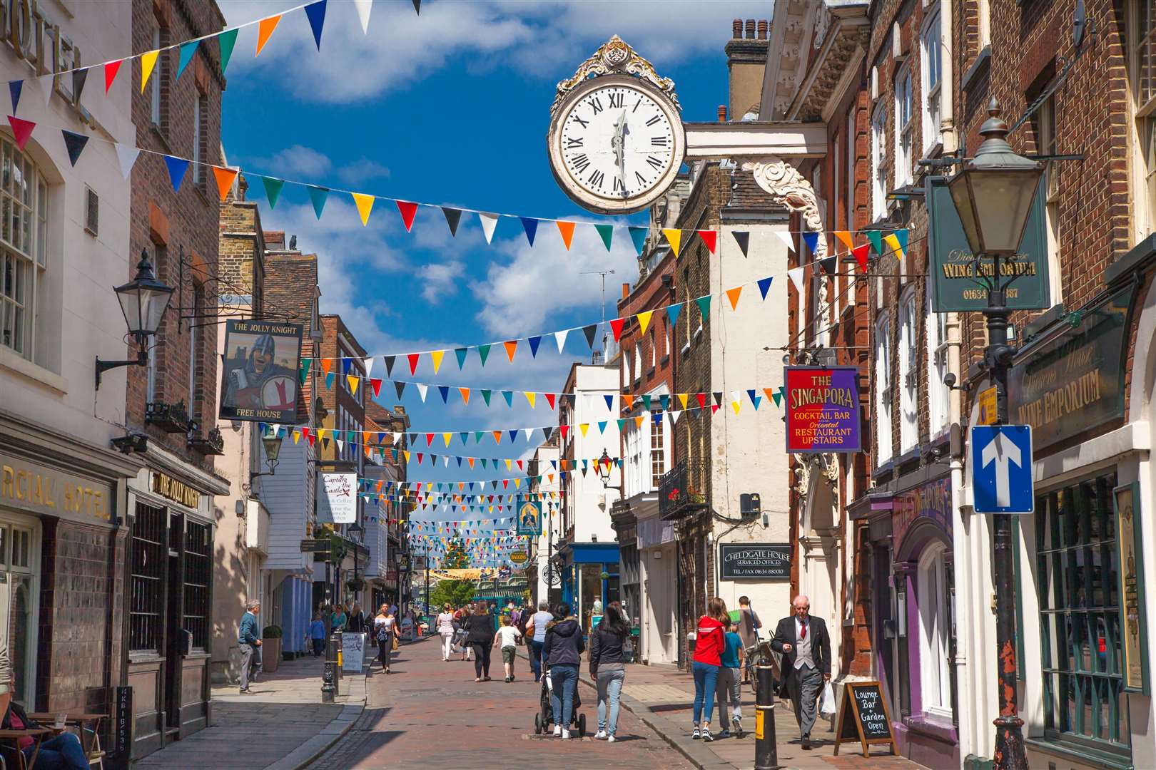 Police were called and arrested a suspect in Rochester High Street