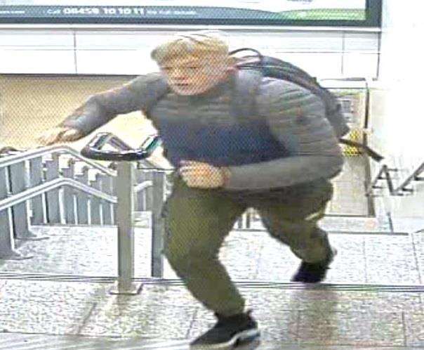 Police have released CCTV images of the suspects (5720475)