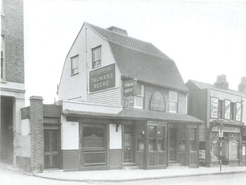 The British Tar in Gravesend. Date of photo unknown