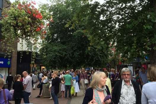 People outside the shopping centre. Picture @FunctionBeauty