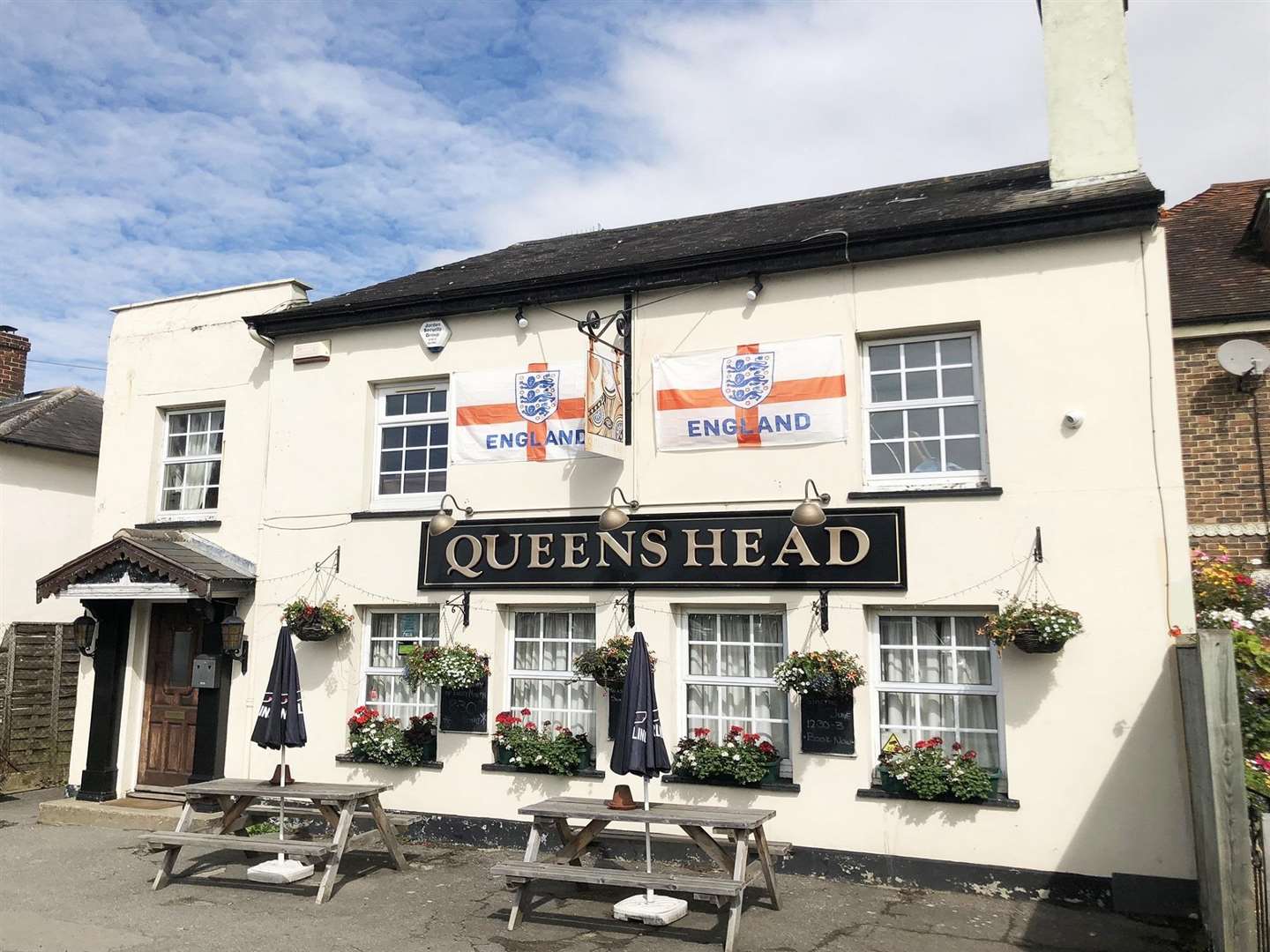 The Queen's Head in Five Oak Green (3645190)