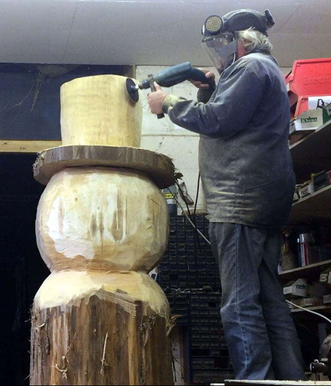 Terry Davis turning the trunk into Boris the snowman