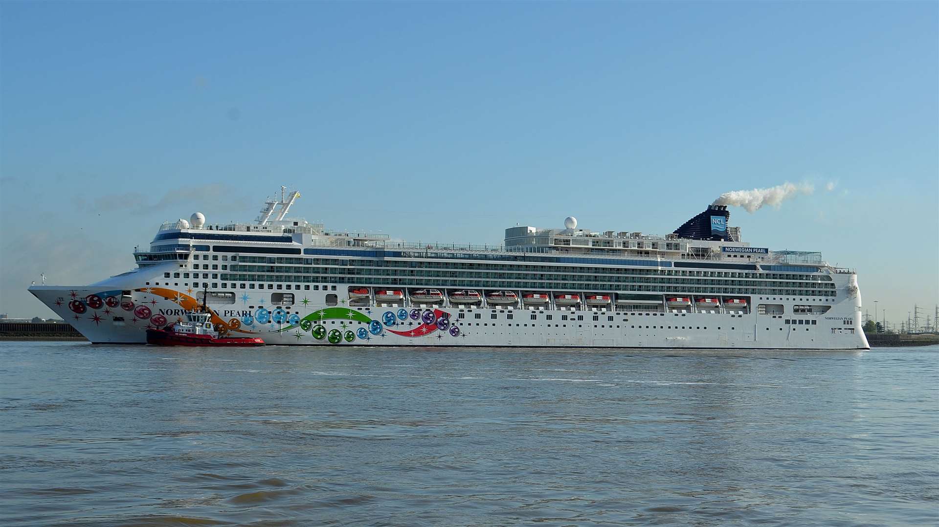 Norwegian Pearl is 965ft long. Picture: Jason Arthur