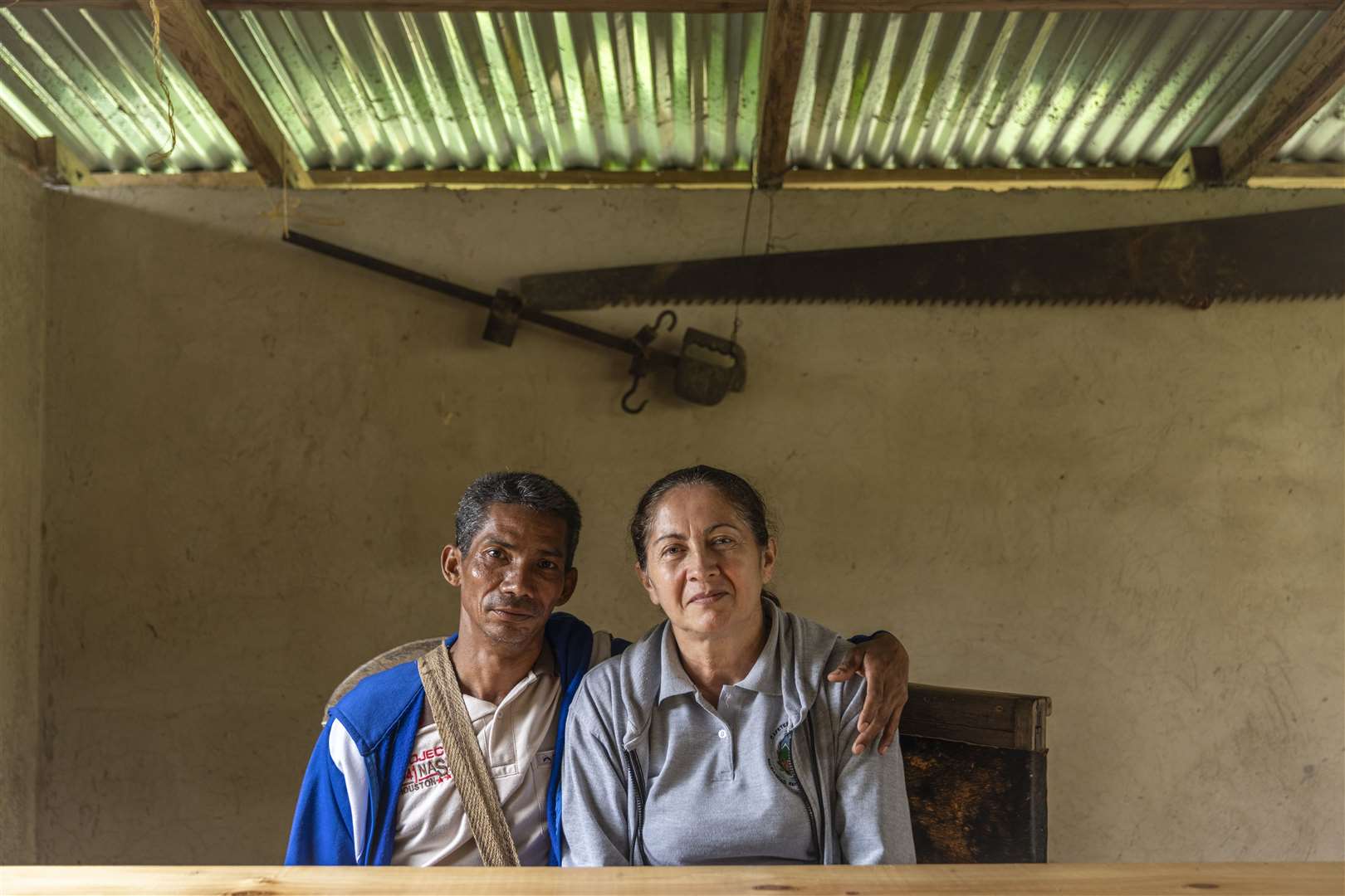 Coffee farmers Fernando Gutierrez and Yudis Camacho in Siberia township, Sierra Nevada, Colombia (Chris Terry/Fairtrade)