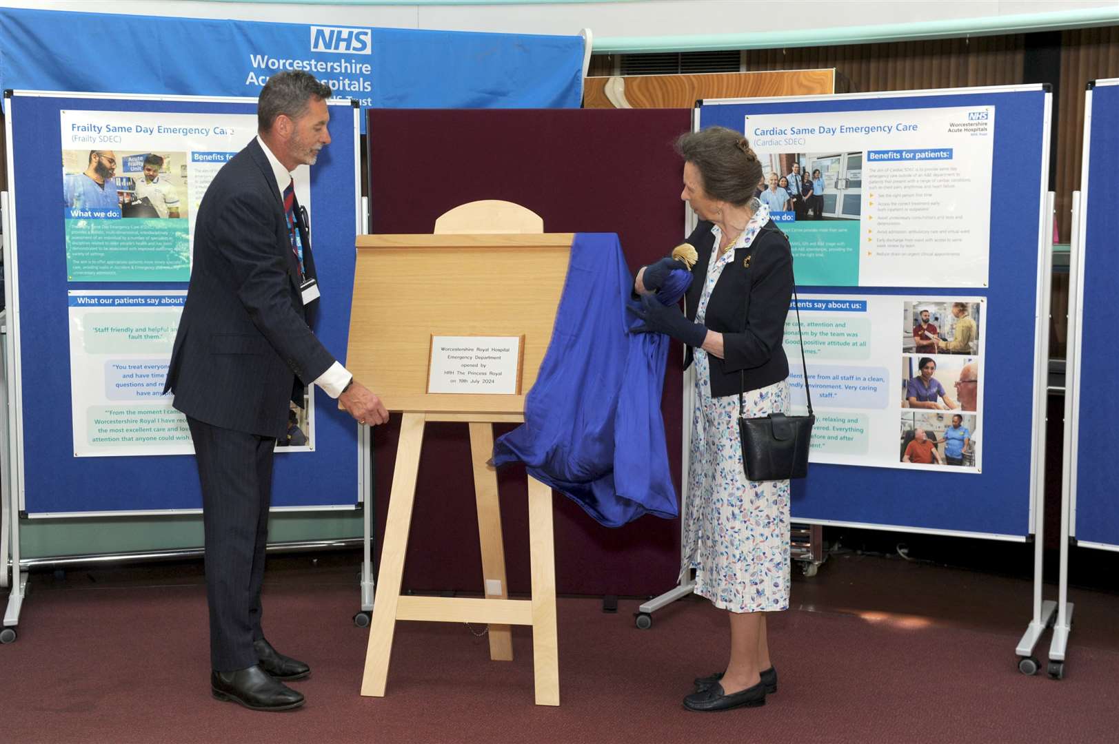 Anne unveiled a plaque marking the official opening (Worcestershire Acute Hospitals NHS Trust)